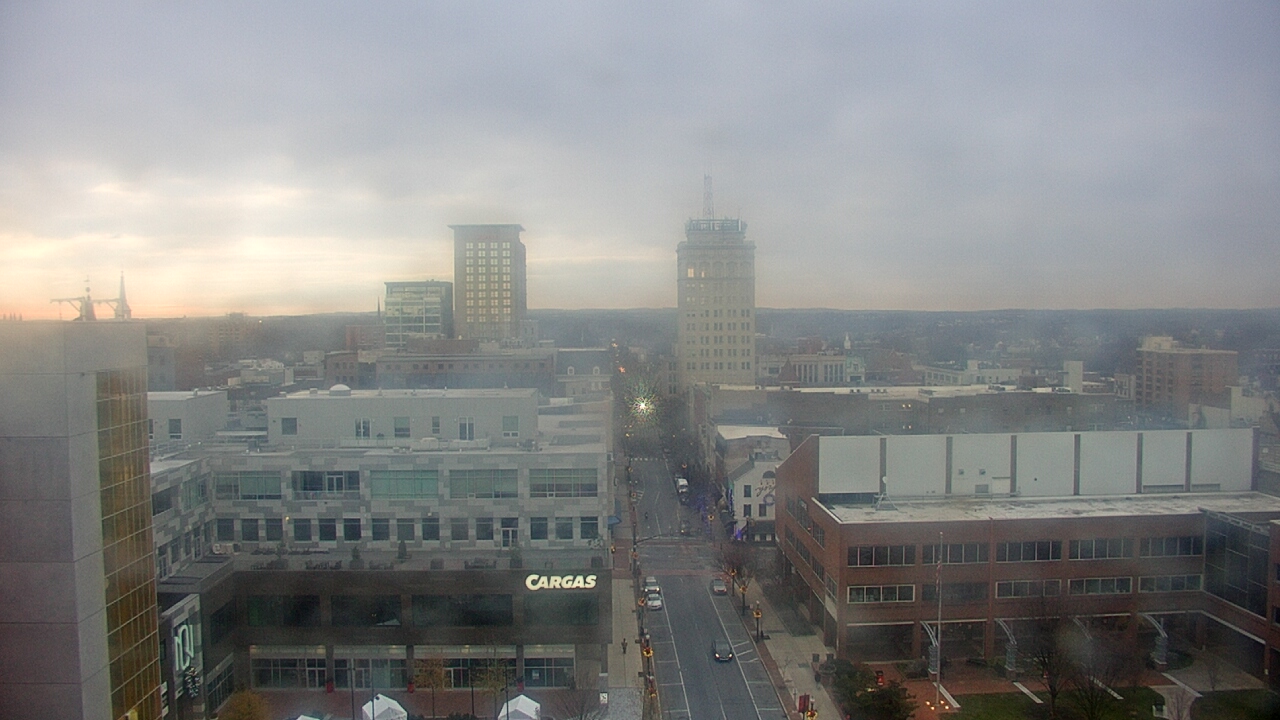 Thumbnail for current weather camera view from The Imperial Ballrooms at Holiday Inn Lancaster in Lancaster, Pennsylvania