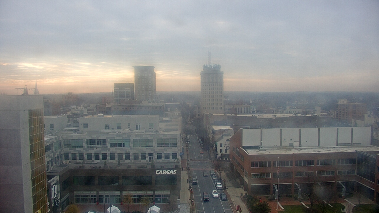 Thumbnail for current weather camera view from The Imperial Ballrooms at Holiday Inn Lancaster in Lancaster, Pennsylvania