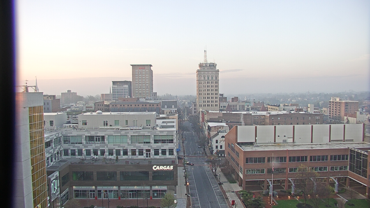 Thumbnail for current weather camera view from The Imperial Ballrooms at Holiday Inn Lancaster in Lancaster, Pennsylvania