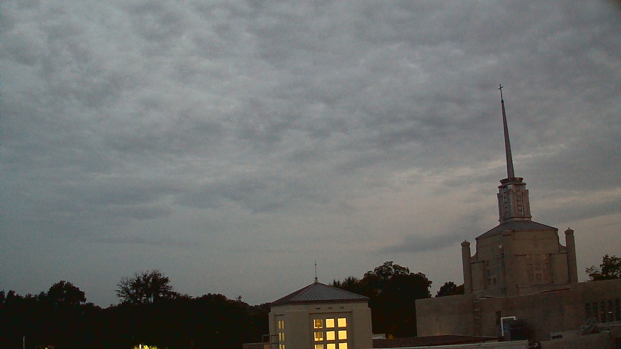 Thumbnail for current weather camera view from Christ The King School in Lexington, Kentucky