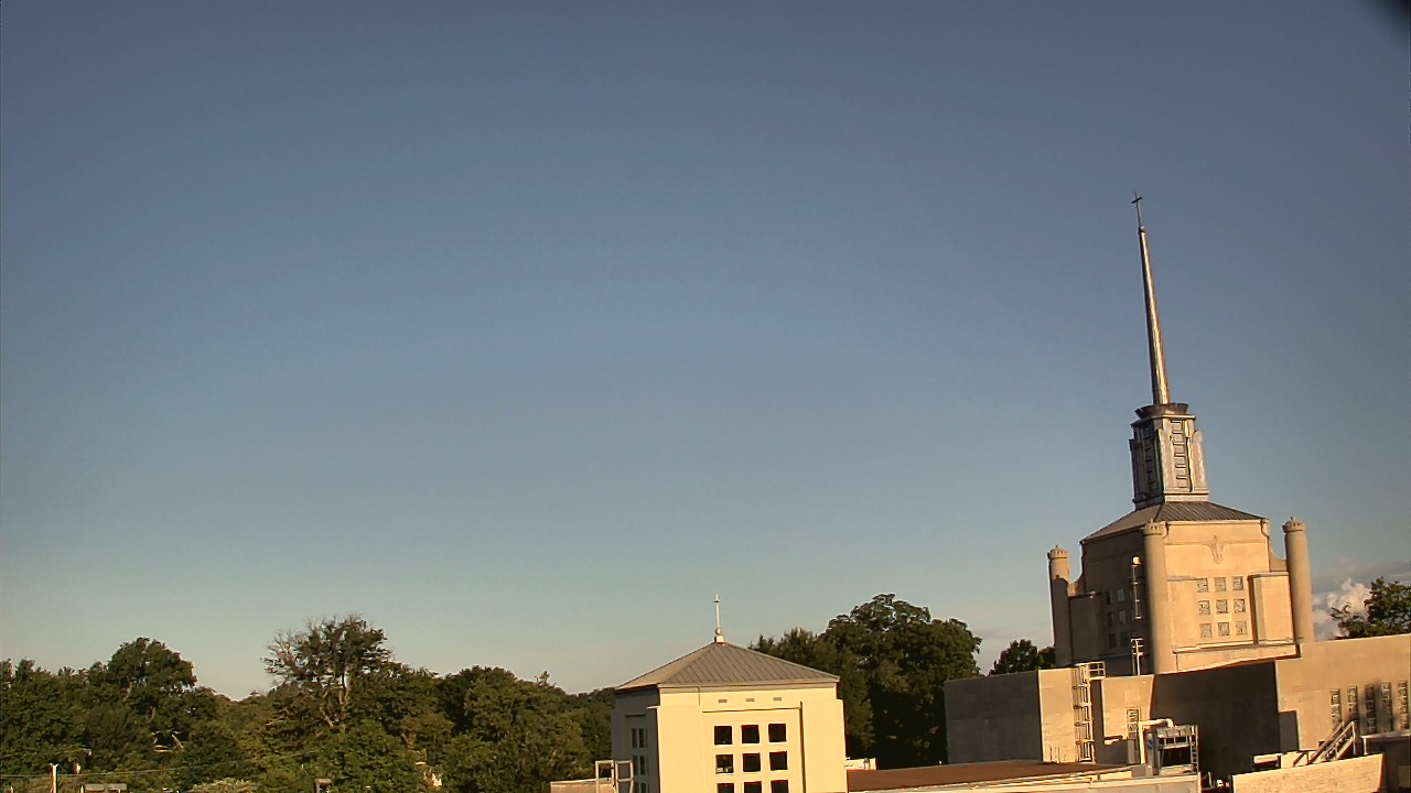 Thumbnail for current weather camera view from Christ The King School in Lexington, Kentucky