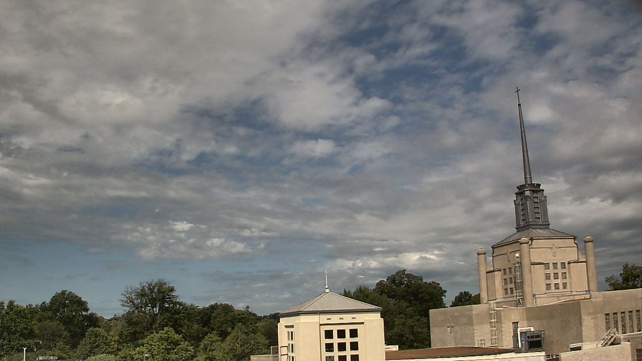 Thumbnail for current weather camera view from Christ The King School in Lexington, Kentucky