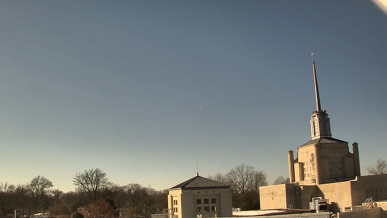 Thumbnail for current weather camera view from Christ The King School in Lexington, Kentucky