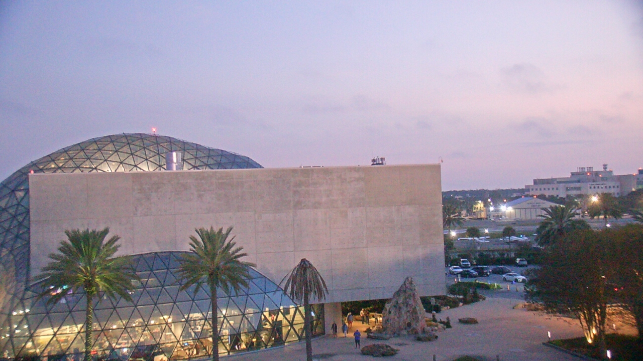 Thumbnail for current weather camera view from Mahaffey Theater in St. Petersburg, Florida