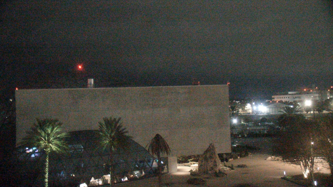 Thumbnail for current weather camera view from Mahaffey Theater in St. Petersburg, Florida