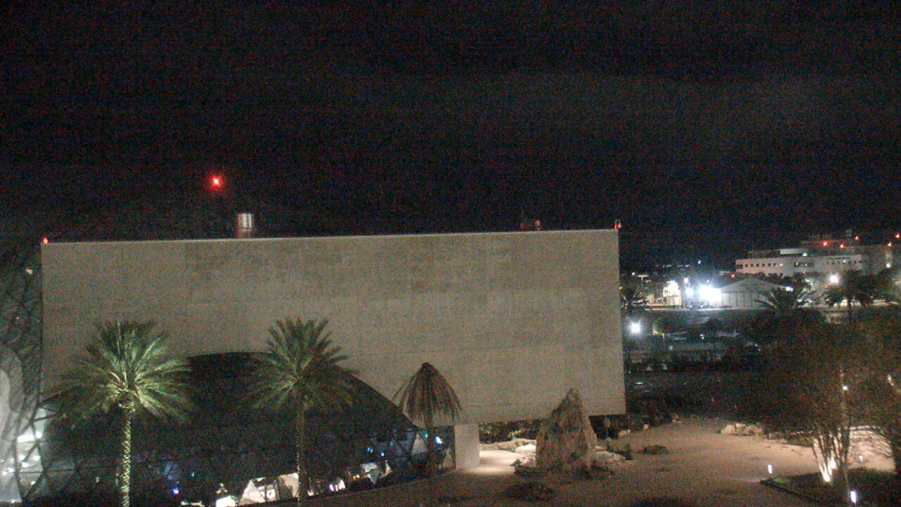 Thumbnail for current weather camera view from Mahaffey Theater in St. Petersburg, Florida