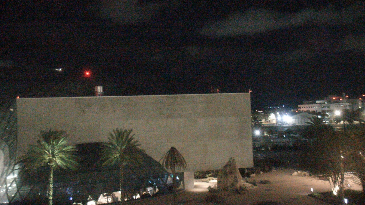 Thumbnail for current weather camera view from Mahaffey Theater in St. Petersburg, Florida