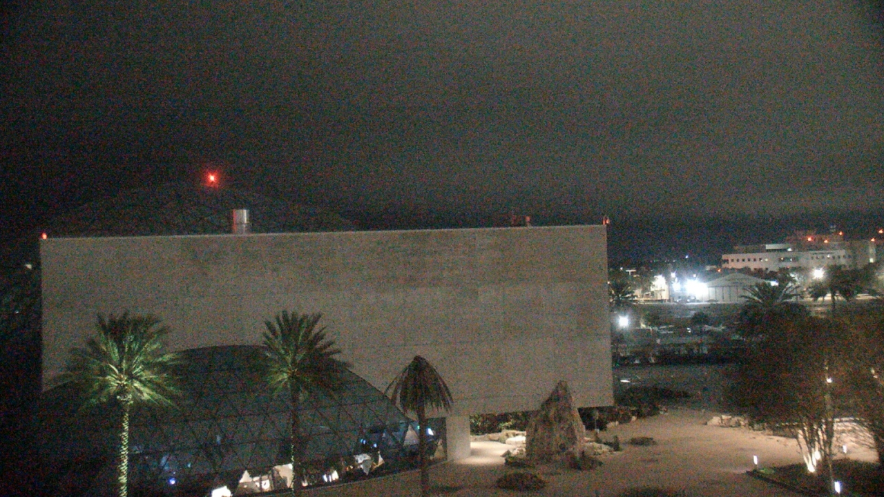 Thumbnail for current weather camera view from Mahaffey Theater in St. Petersburg, Florida