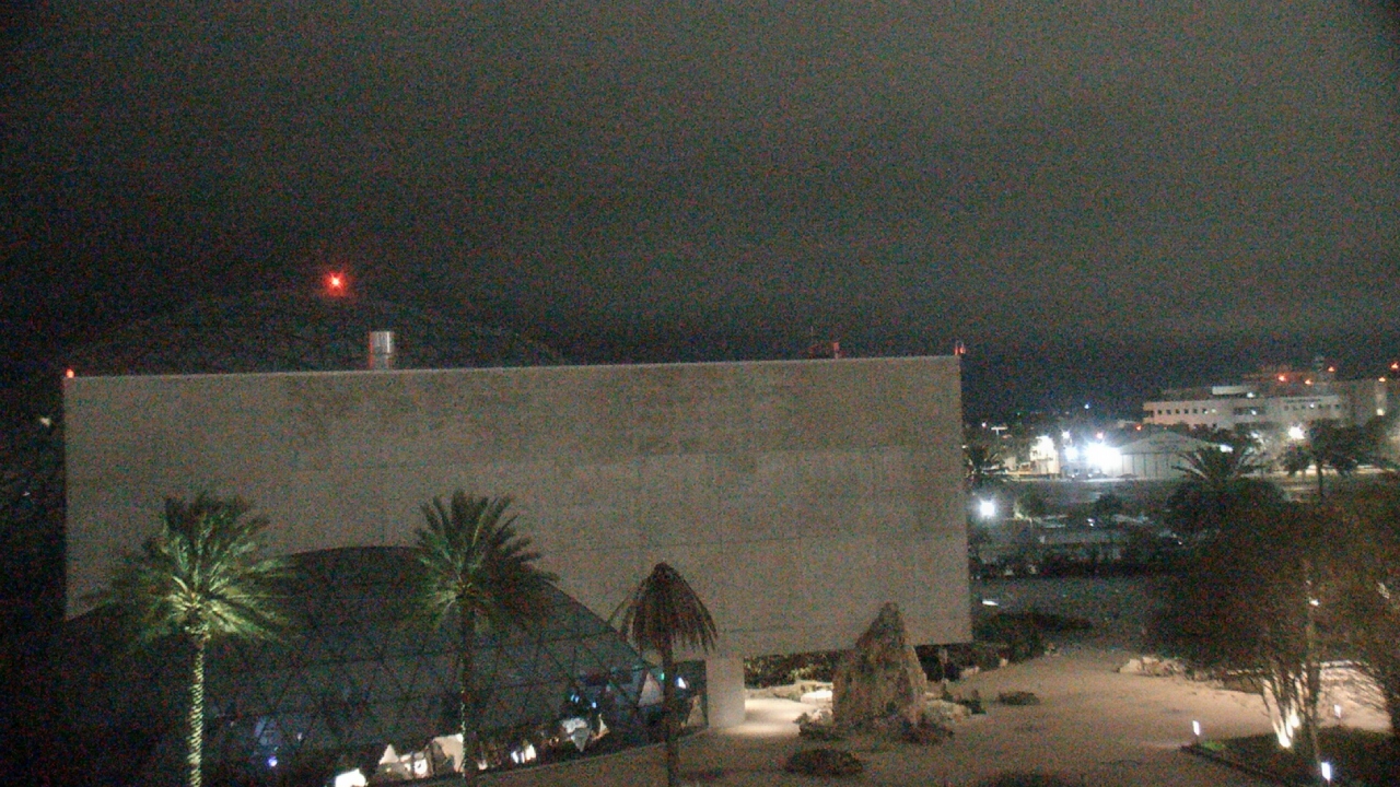 Thumbnail for current weather camera view from Mahaffey Theater in St. Petersburg, Florida