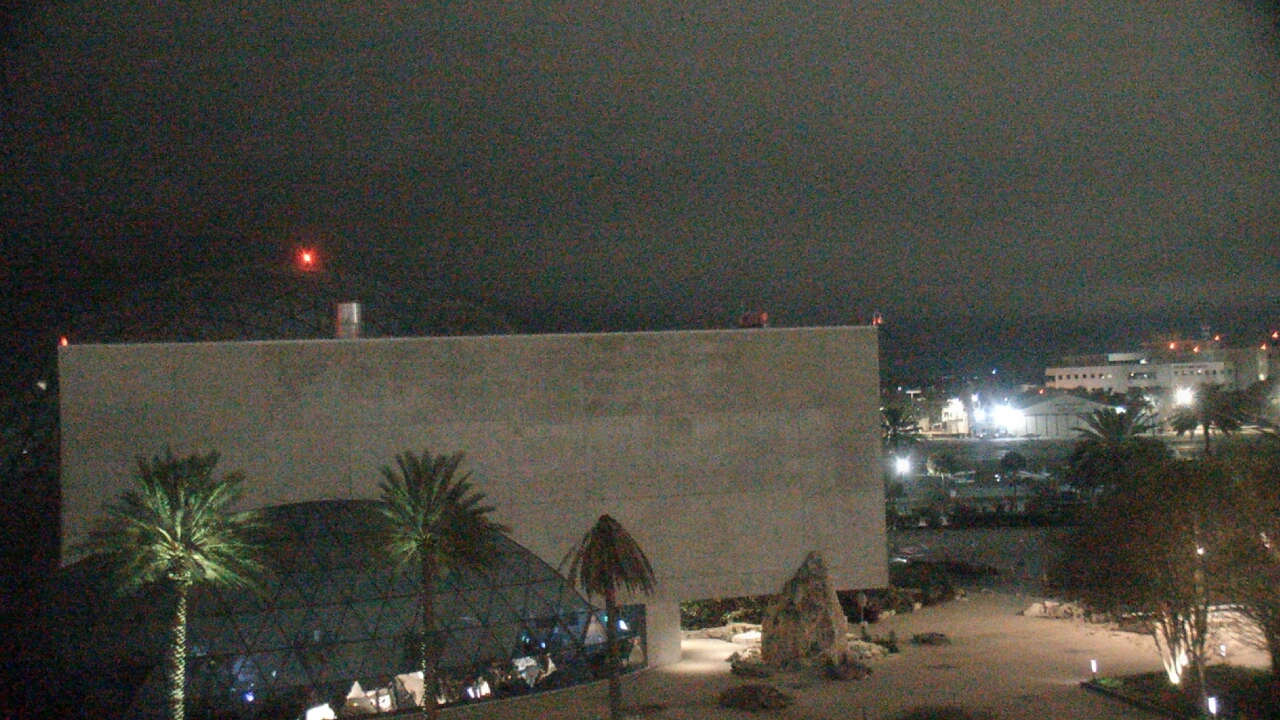 Thumbnail for current weather camera view from Mahaffey Theater in St. Petersburg, Florida