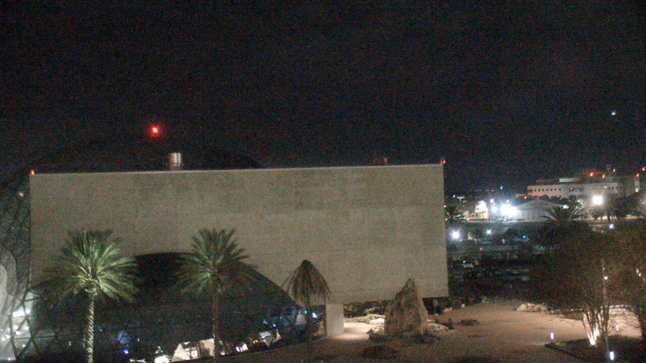 Thumbnail for current weather camera view from Mahaffey Theater in St. Petersburg, Florida