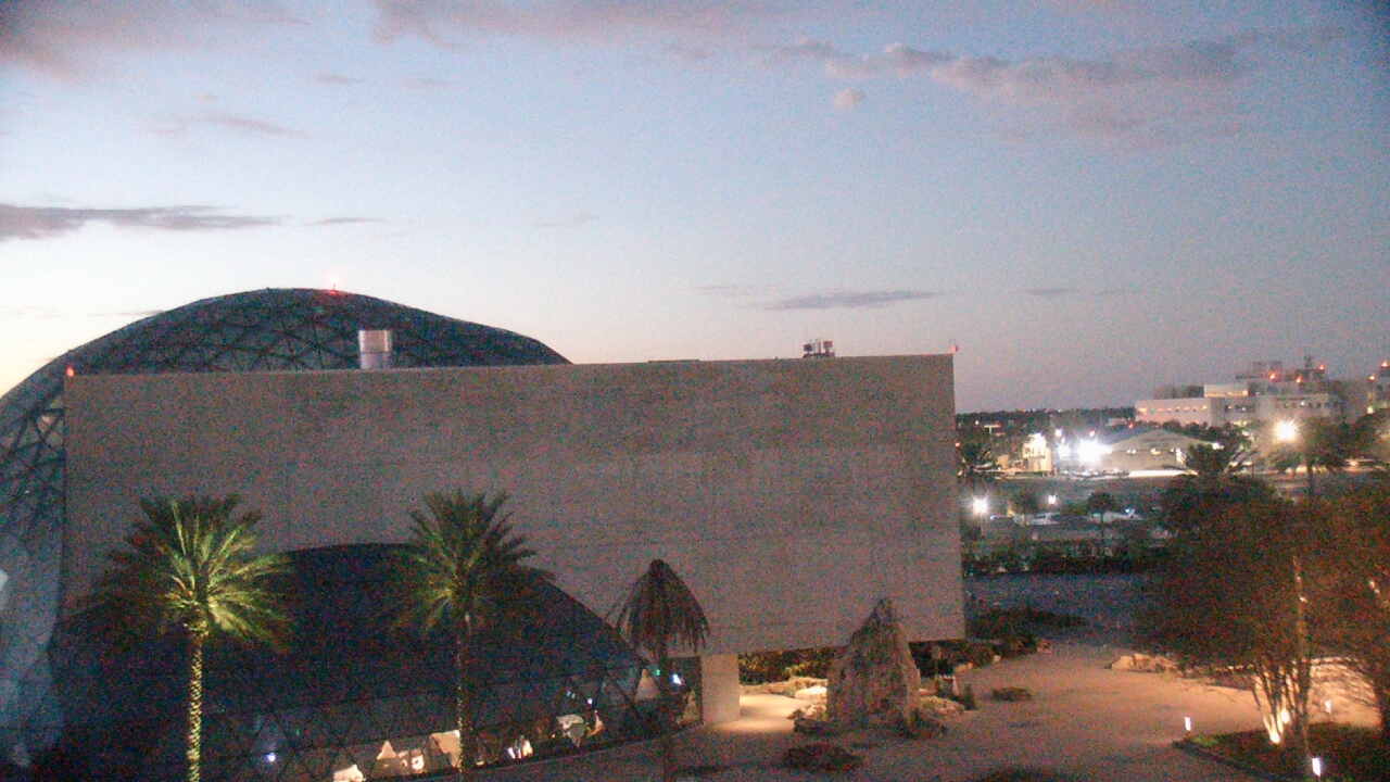 Thumbnail for current weather camera view from Mahaffey Theater in St. Petersburg, Florida