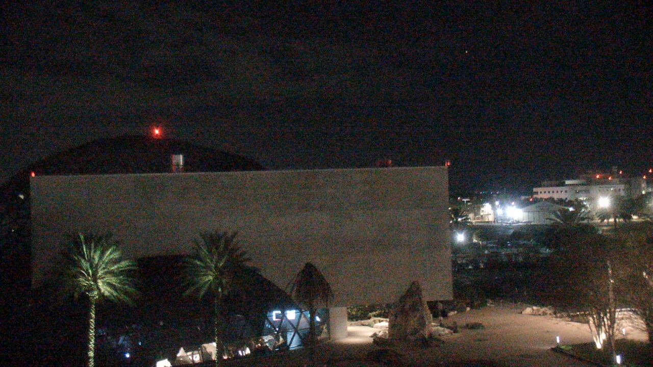 Thumbnail for current weather camera view from Mahaffey Theater in St. Petersburg, Florida