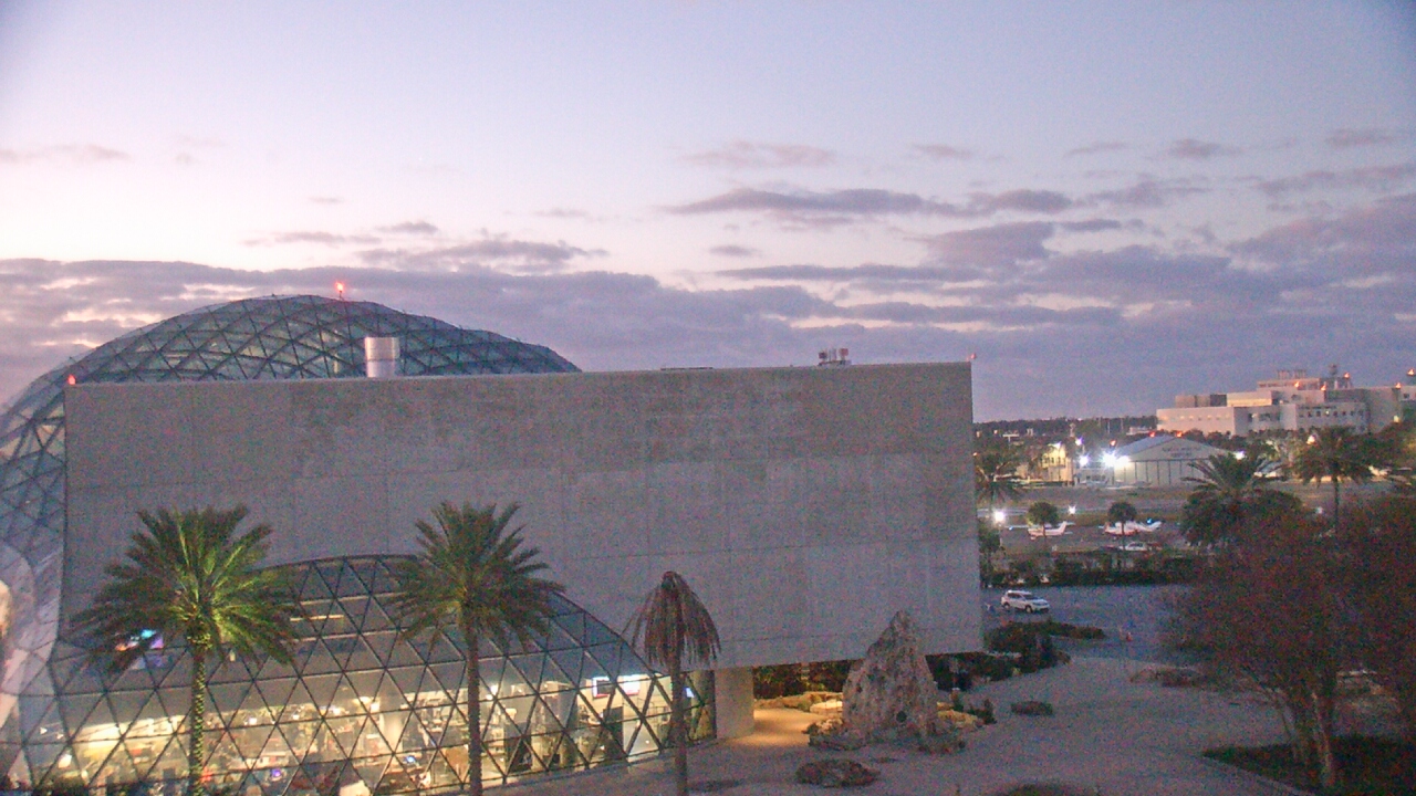 Thumbnail for current weather camera view from Mahaffey Theater in St. Petersburg, Florida