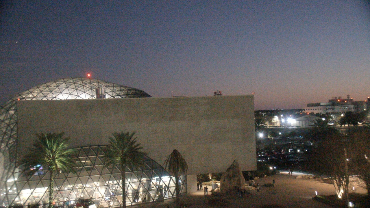 Thumbnail for current weather camera view from Mahaffey Theater in St. Petersburg, Florida