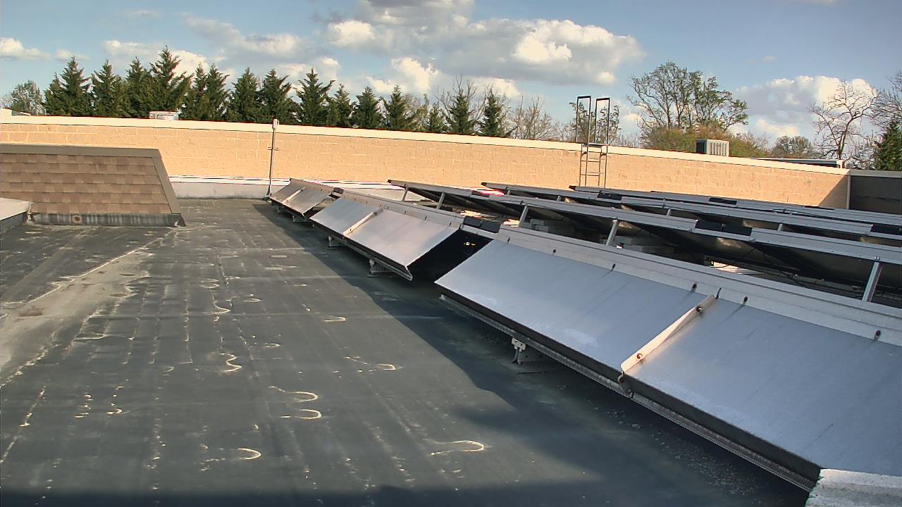 Thumbnail for current weather camera view from Langley School in McLean, Virginia