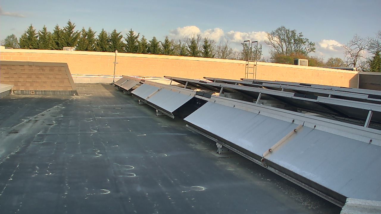 Thumbnail for current weather camera view from Langley School in McLean, Virginia