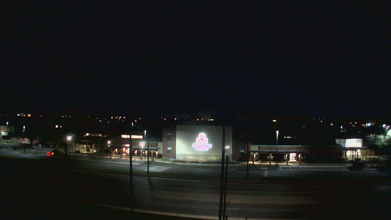 Thumbnail for current weather camera view from South Texas College (old 2013 unit) in McAllen, Texas