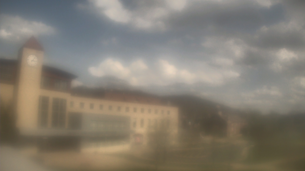 Thumbnail for current weather camera view from Lincoln Park Performing Arts Charter School in Midland, Pennsylvania