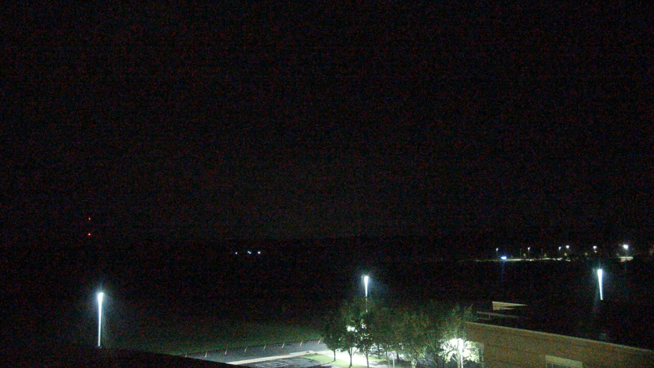 Thumbnail for current weather camera view from Morris Elementary School in Morris, Illinois