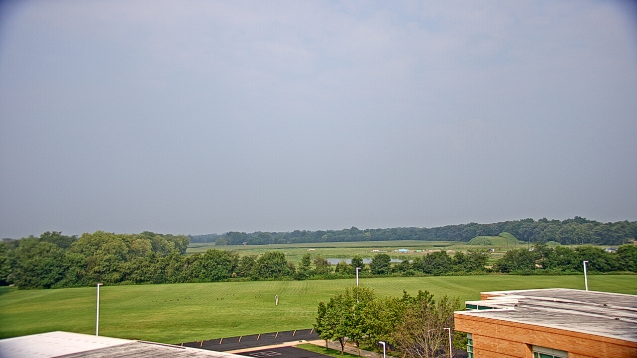 Thumbnail for current weather camera view from Morris Elementary School in Morris, Illinois