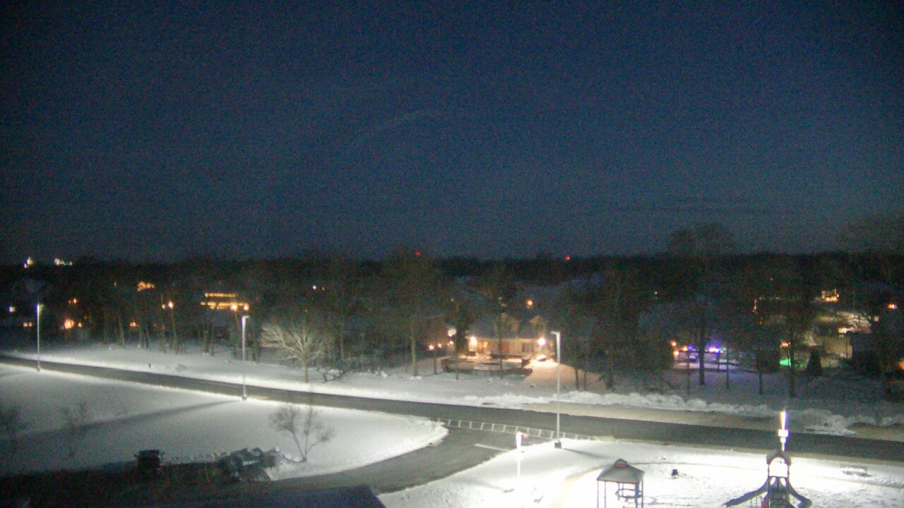 Thumbnail for current weather camera view from Morris Elementary School in Morris, Illinois