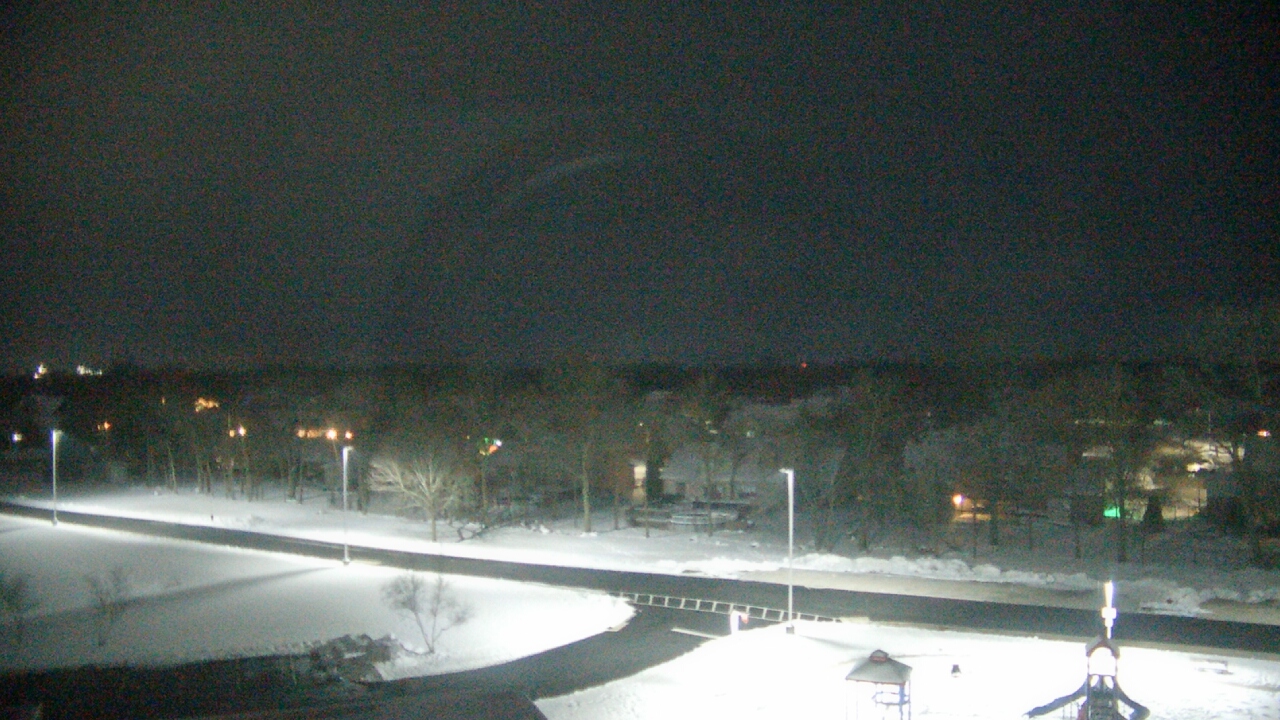 Thumbnail for current weather camera view from Morris Elementary School in Morris, Illinois