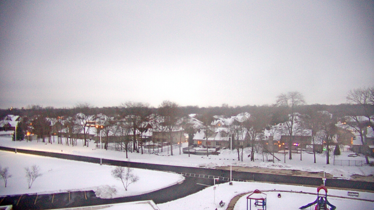 Thumbnail for current weather camera view from Morris Elementary School in Morris, Illinois