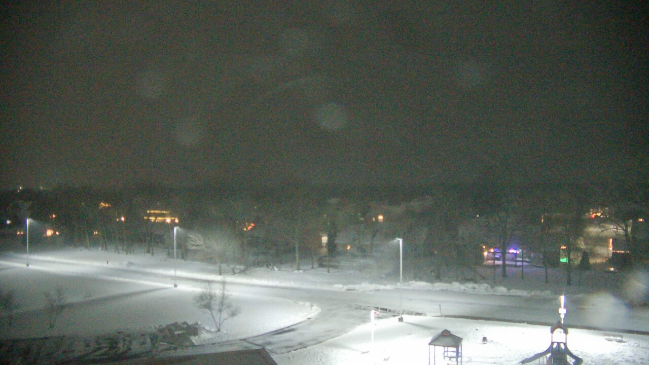 Thumbnail for current weather camera view from Morris Elementary School in Morris, Illinois