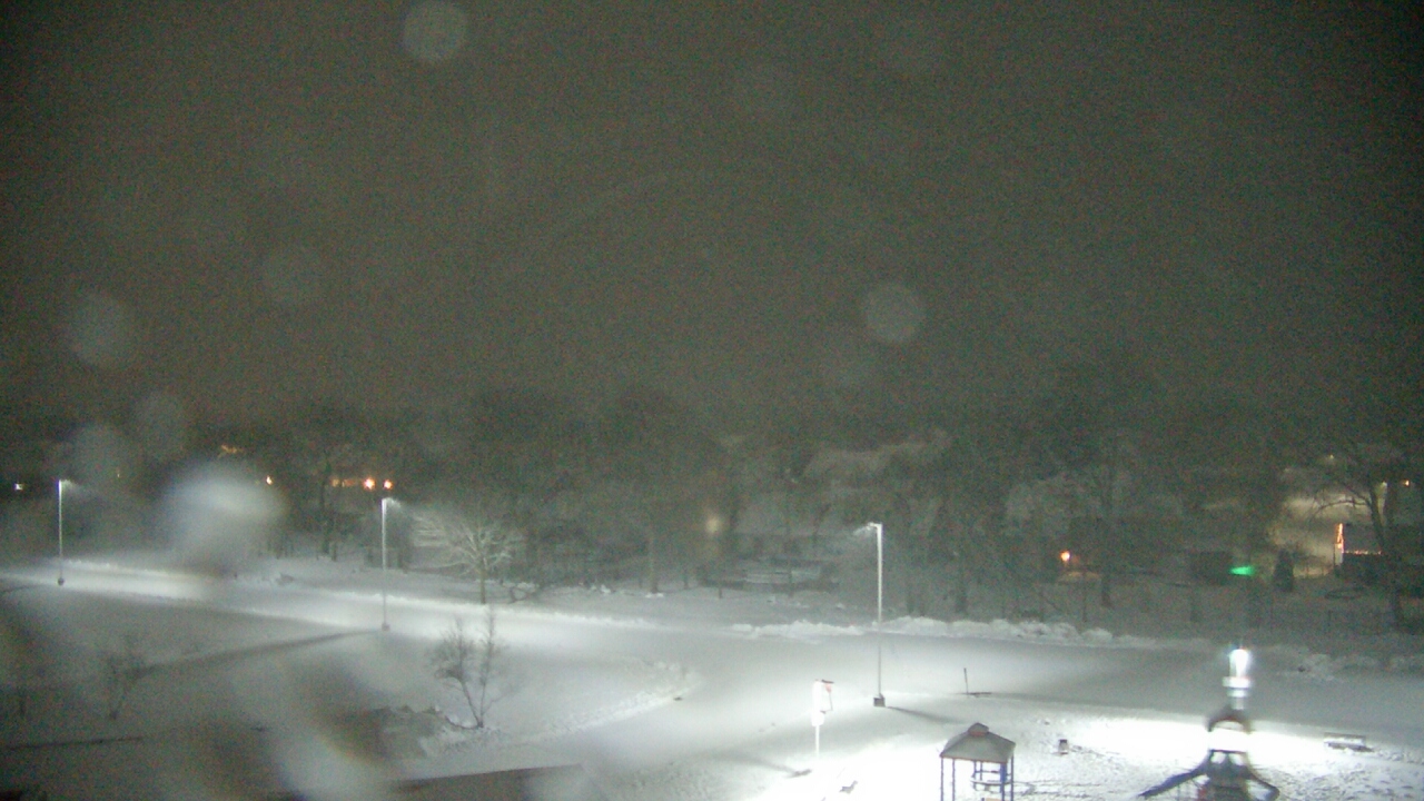 Thumbnail for current weather camera view from Morris Elementary School in Morris, Illinois