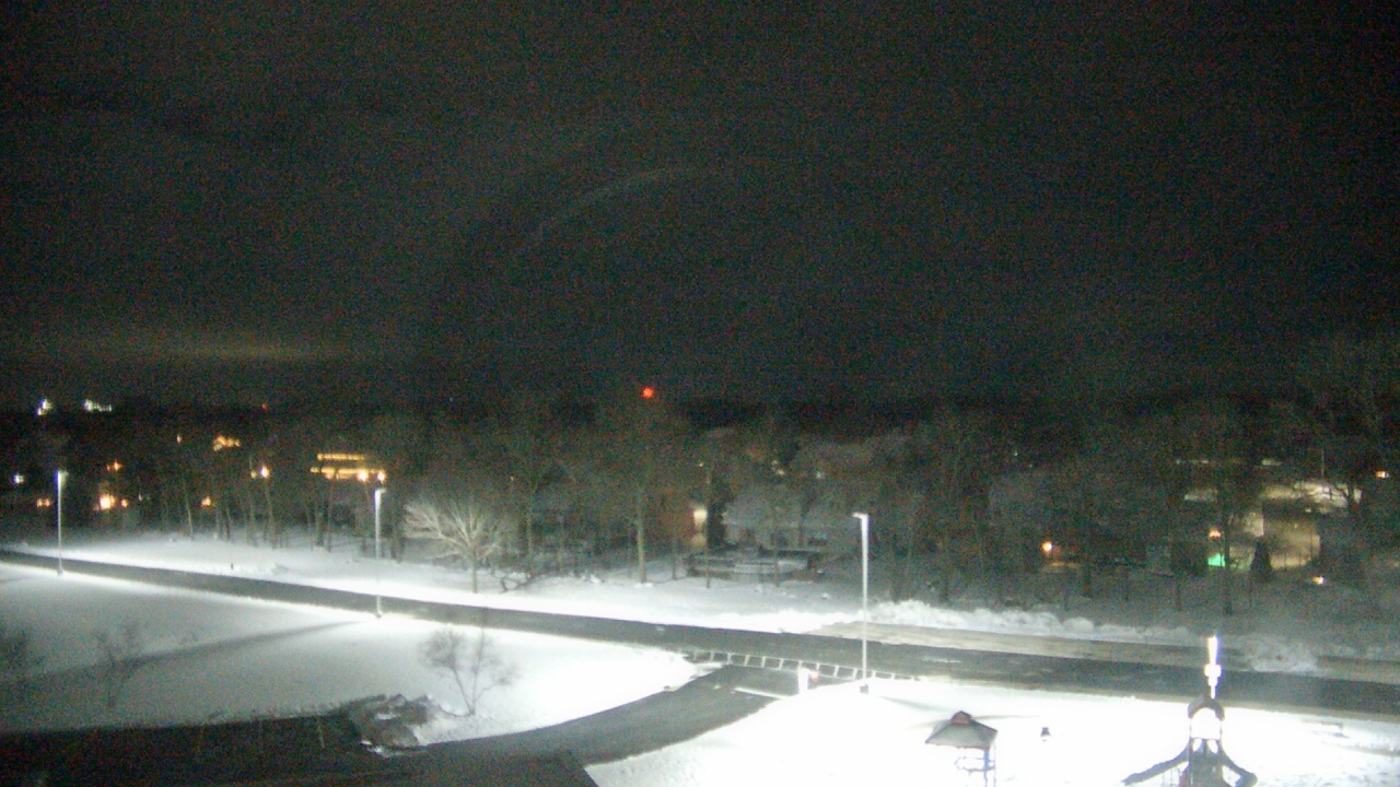 Thumbnail for current weather camera view from Morris Elementary School in Morris, Illinois