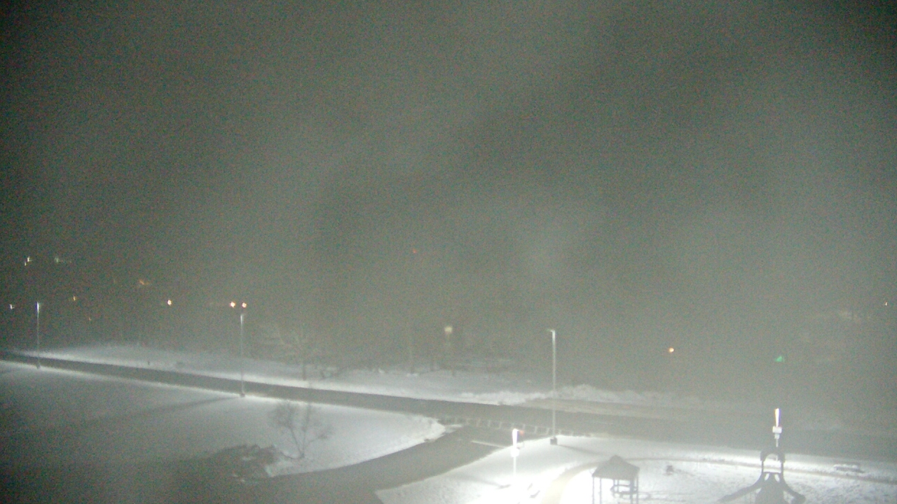 Thumbnail for current weather camera view from Morris Elementary School in Morris, Illinois