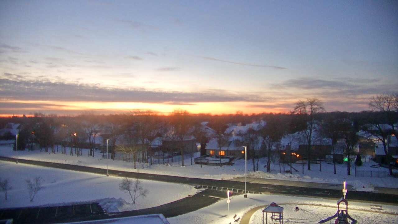 Thumbnail for current weather camera view from Morris Elementary School in Morris, Illinois