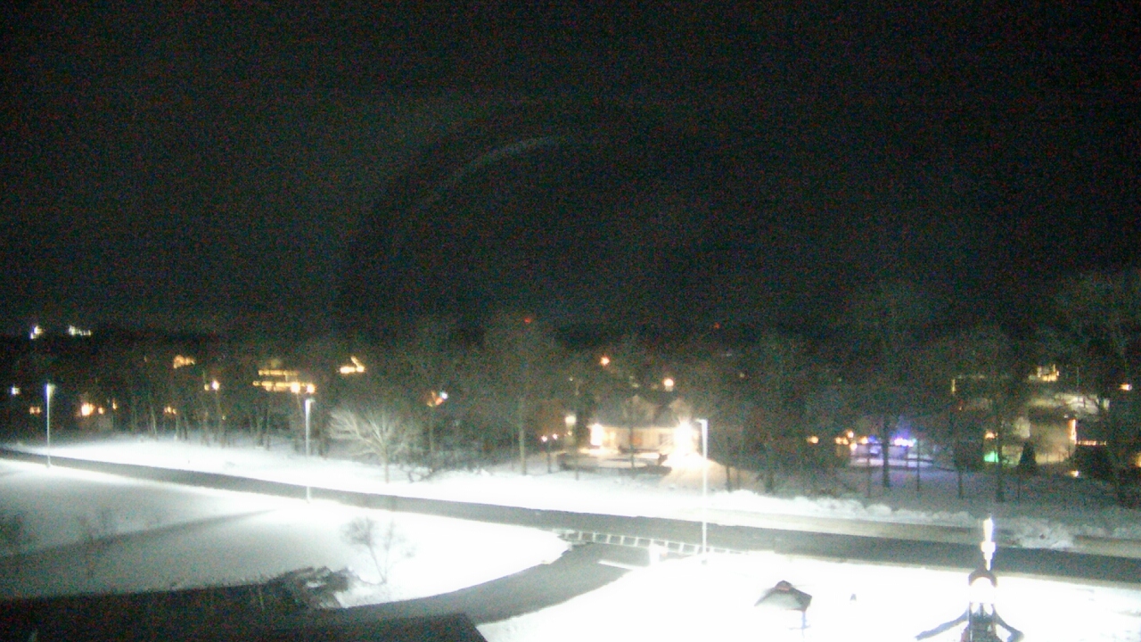 Thumbnail for current weather camera view from Morris Elementary School in Morris, Illinois