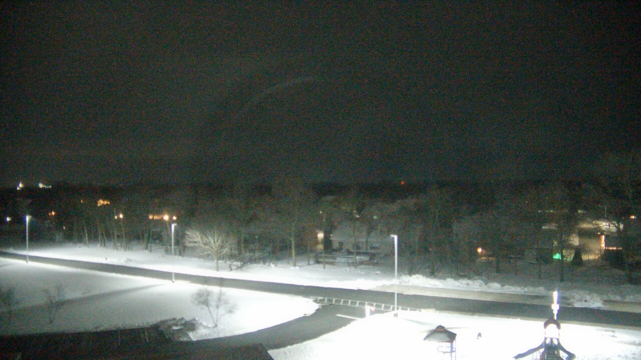 Thumbnail for current weather camera view from Morris Elementary School in Morris, Illinois