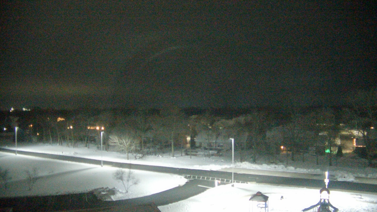 Thumbnail for current weather camera view from Morris Elementary School in Morris, Illinois