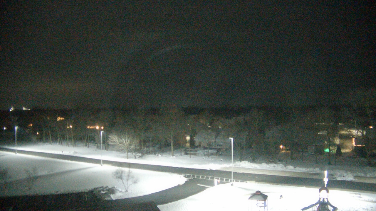 Thumbnail for current weather camera view from Morris Elementary School in Morris, Illinois