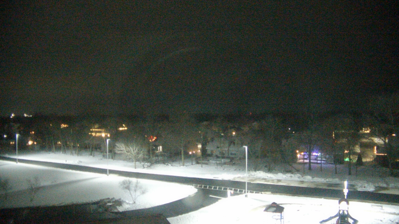 Thumbnail for current weather camera view from Morris Elementary School in Morris, Illinois