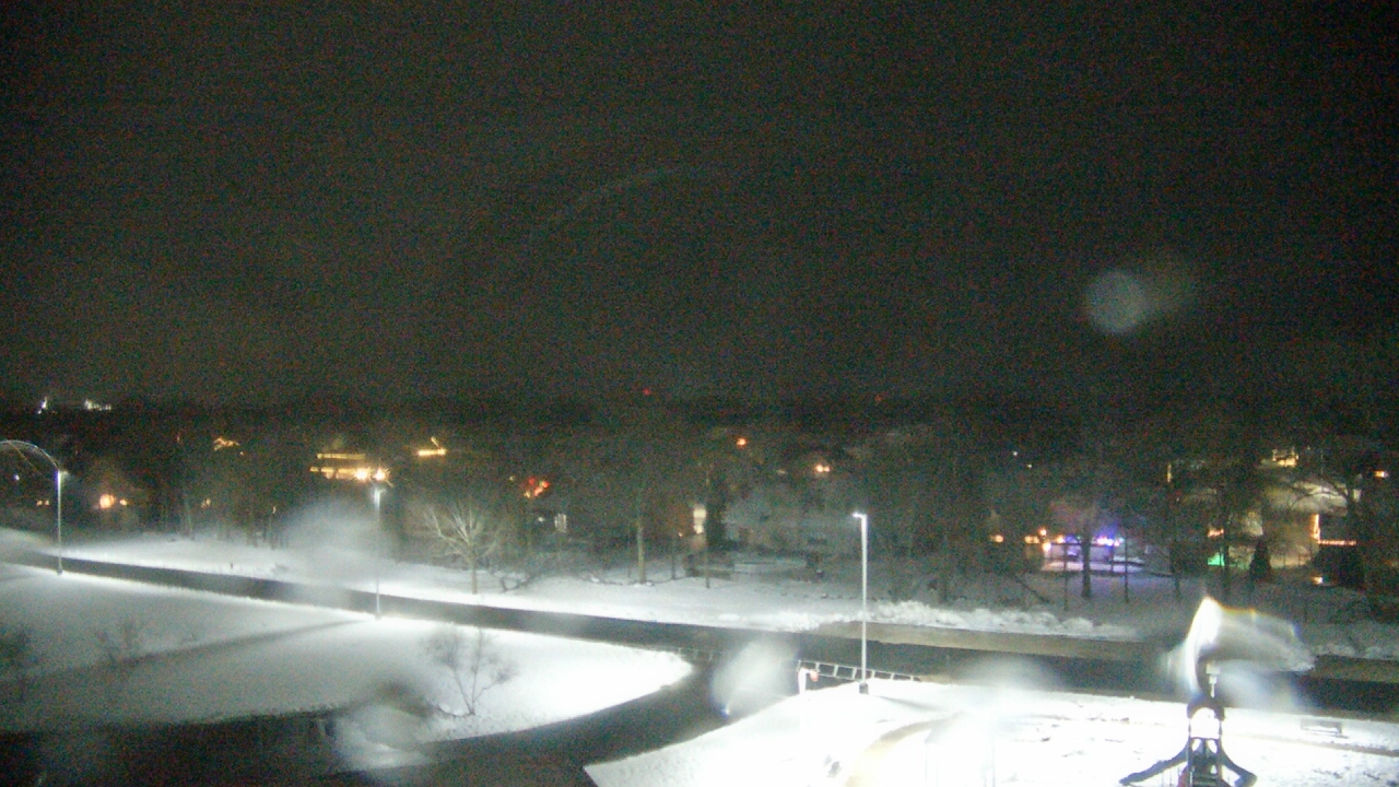 Thumbnail for current weather camera view from Morris Elementary School in Morris, Illinois