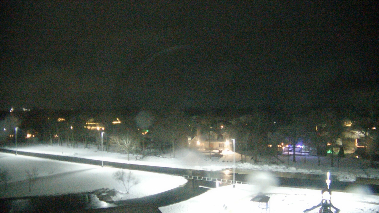 Thumbnail for current weather camera view from Morris Elementary School in Morris, Illinois