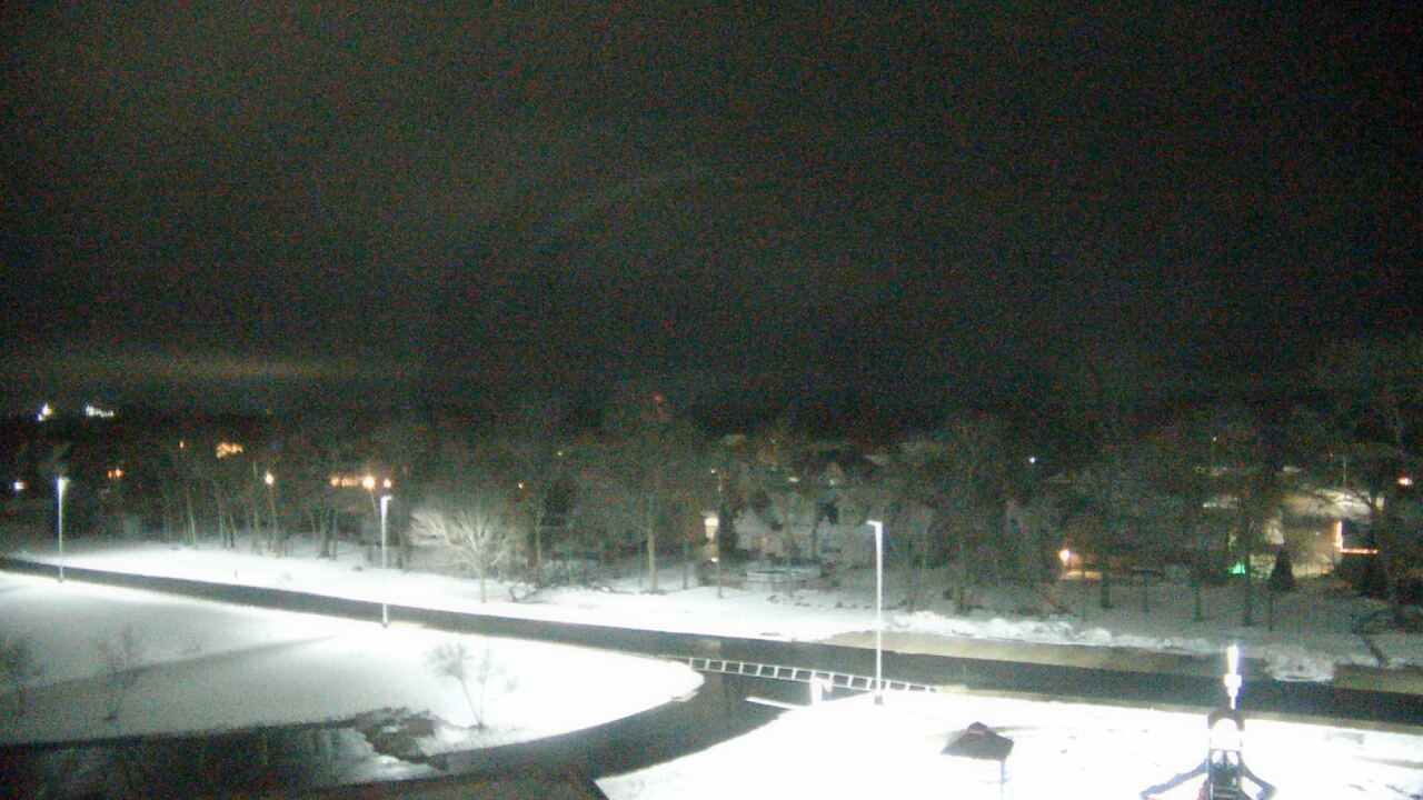 Thumbnail for current weather camera view from Morris Elementary School in Morris, Illinois