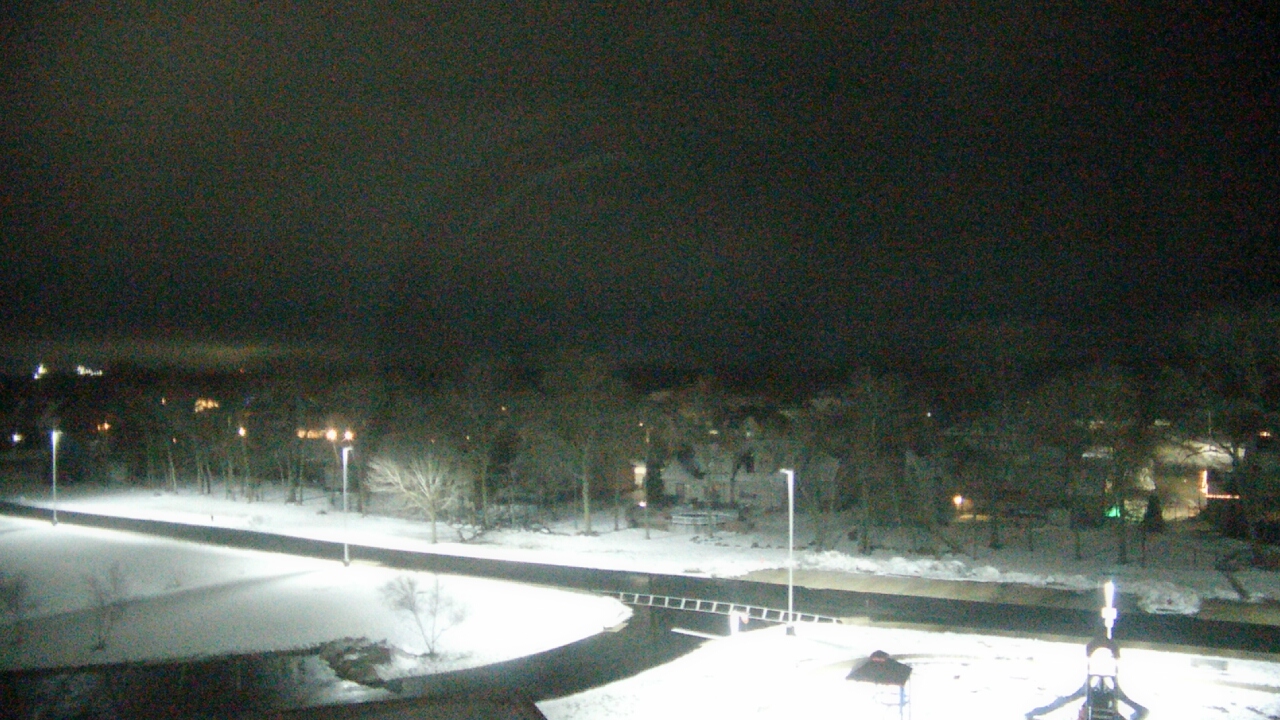 Thumbnail for current weather camera view from Morris Elementary School in Morris, Illinois