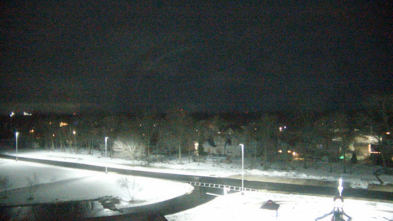 Thumbnail for current weather camera view from Morris Elementary School in Morris, Illinois