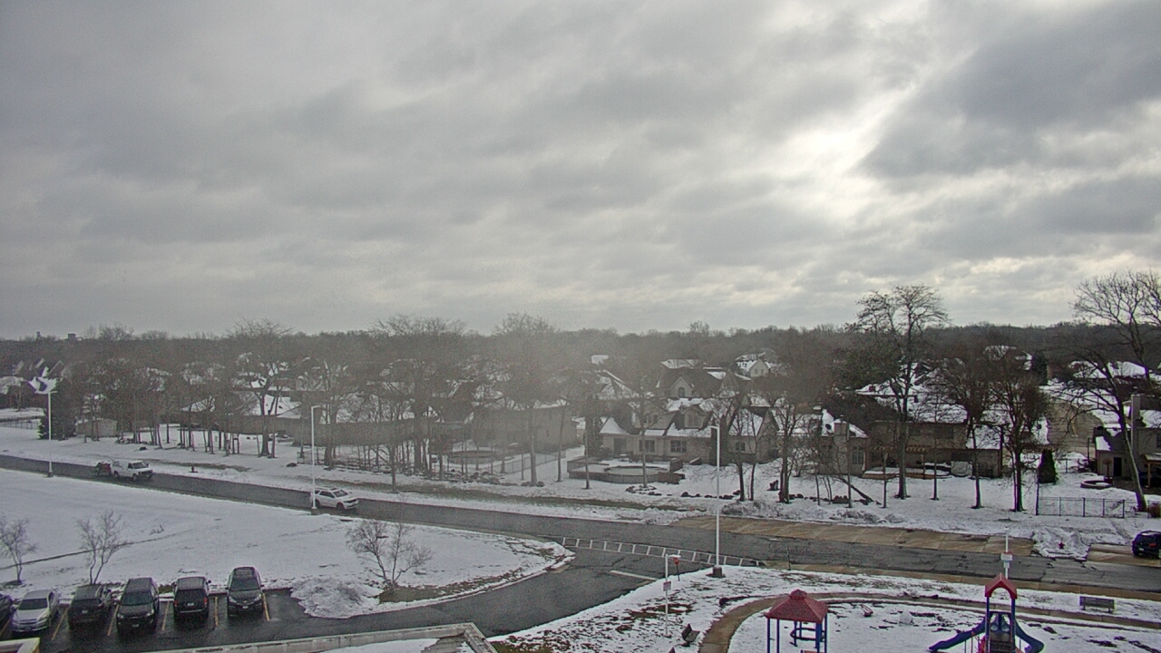 Thumbnail for current weather camera view from Morris Elementary School in Morris, Illinois