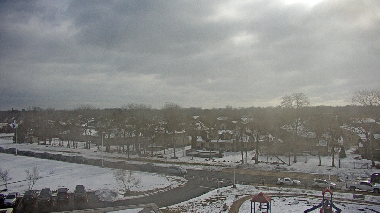Thumbnail for current weather camera view from Morris Elementary School in Morris, Illinois