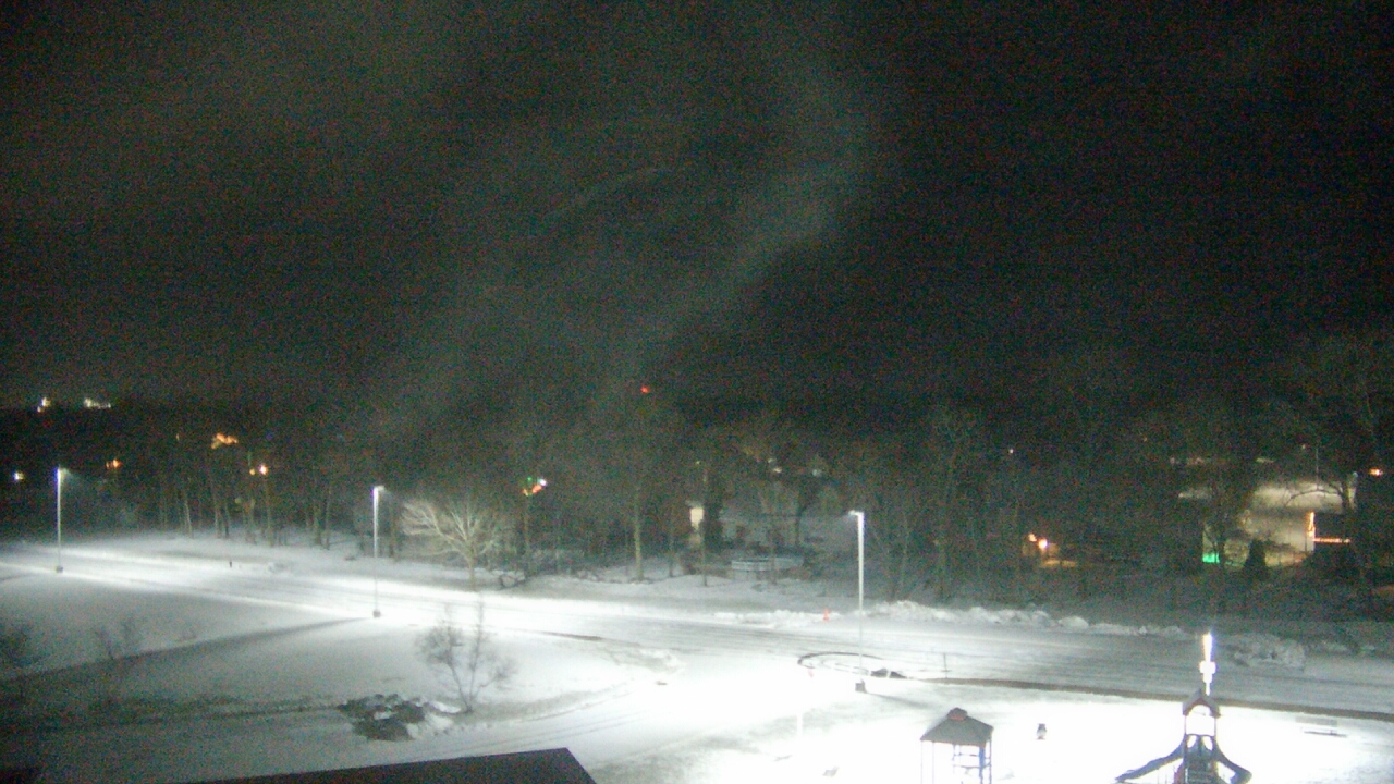 Thumbnail for current weather camera view from Morris Elementary School in Morris, Illinois