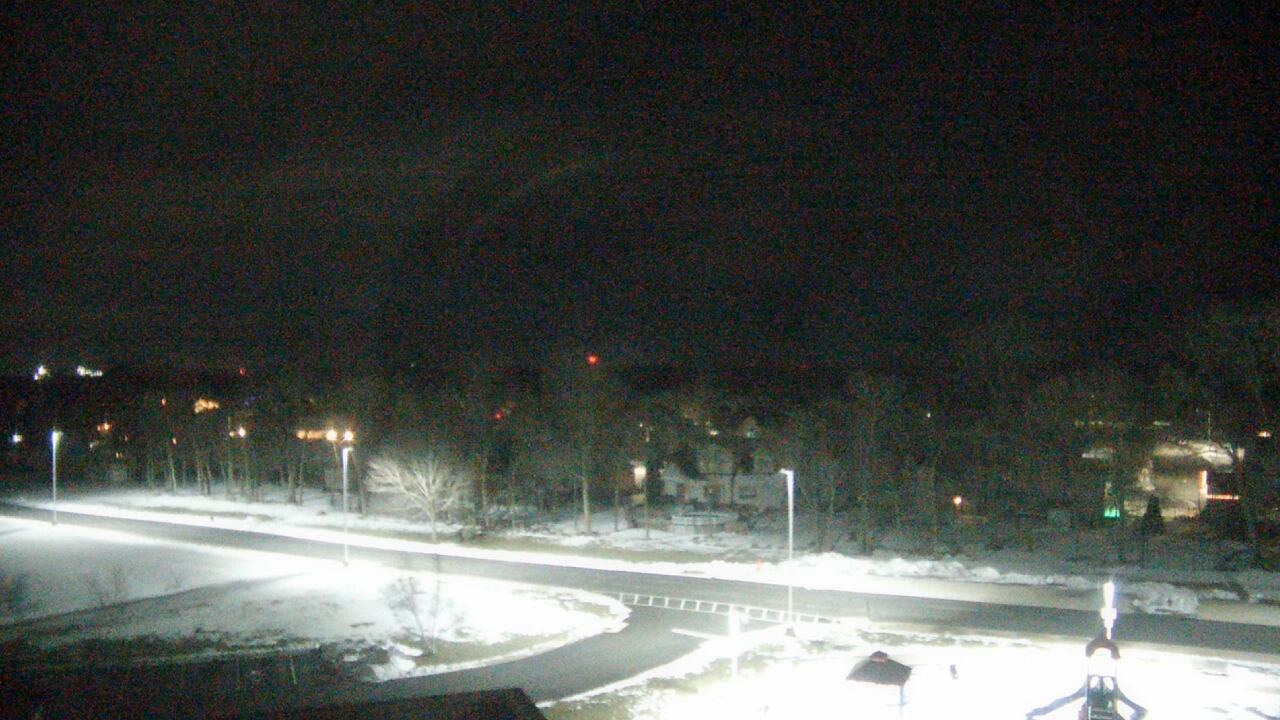 Thumbnail for current weather camera view from Morris Elementary School in Morris, Illinois