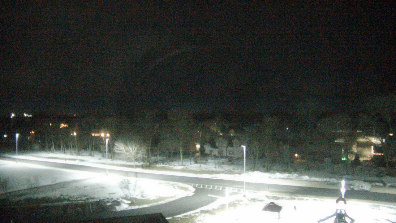 Thumbnail for current weather camera view from Morris Elementary School in Morris, Illinois