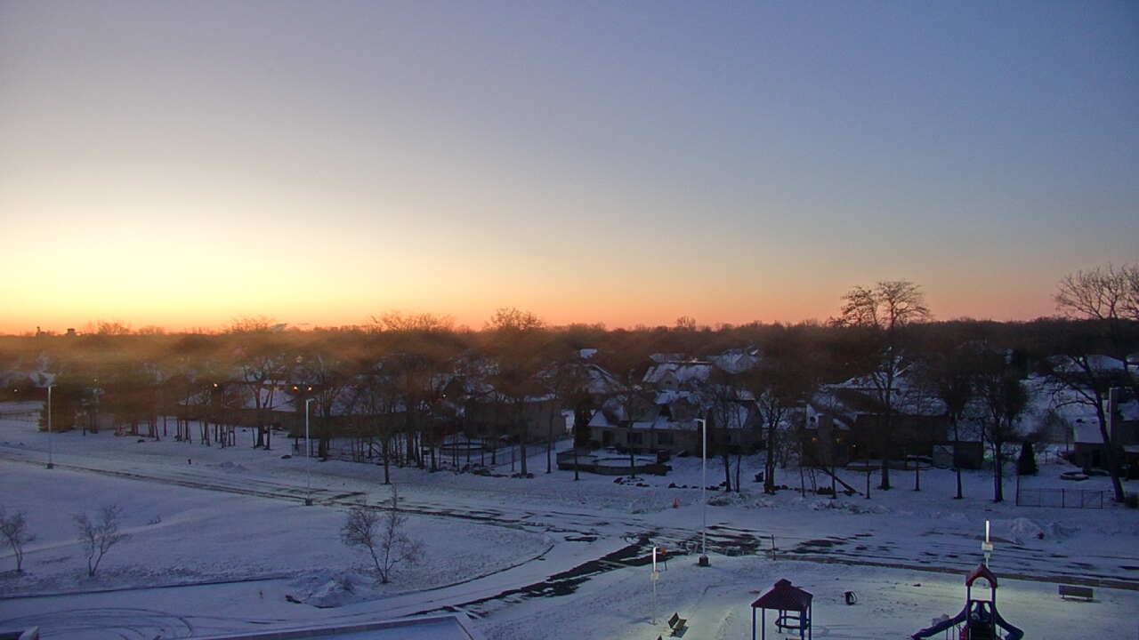 Thumbnail for current weather camera view from Morris Elementary School in Morris, Illinois