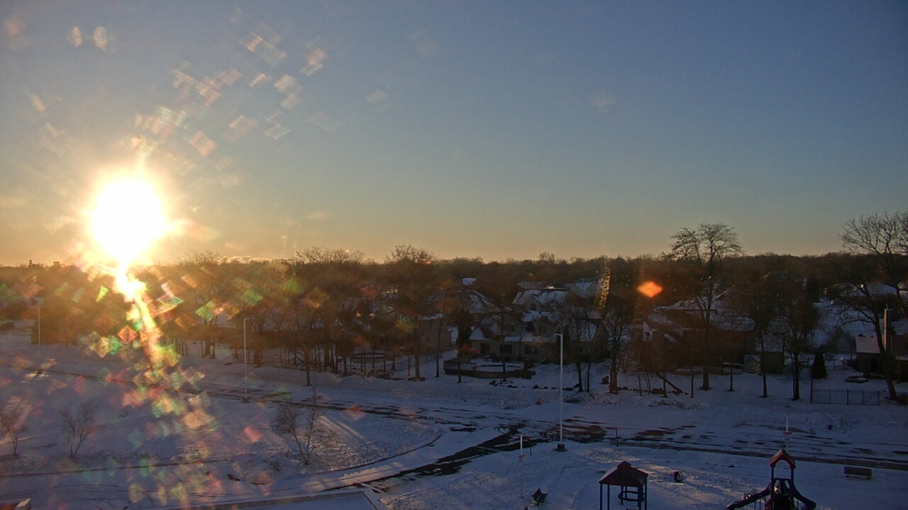 Thumbnail for current weather camera view from Morris Elementary School in Morris, Illinois